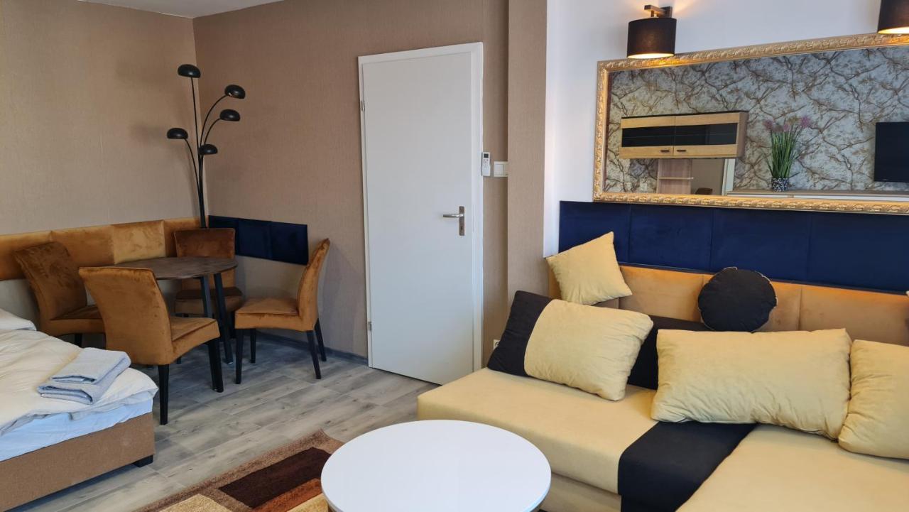 Eldom-noclegi Rogozinska 29e Privatunterkunft *