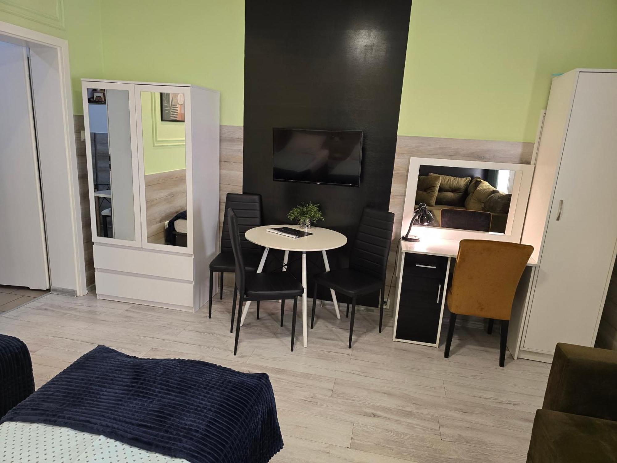 Eldom-noclegi Rogozinska 29e Privatunterkunft *